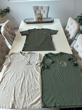 Salty Crew Men's Short Sleeve Tees in Olive Green and Beige